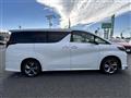 2022 Toyota Alphard Hybrid