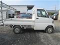 2004 Nissan Clipper Van