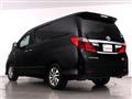 2013 Toyota Alphard Hybrid