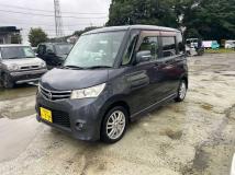 2010 Nissan ROOX