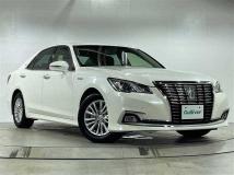 2015 Toyota Crown Hybrid
