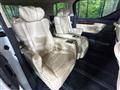 2016 Toyota Alphard Hybrid