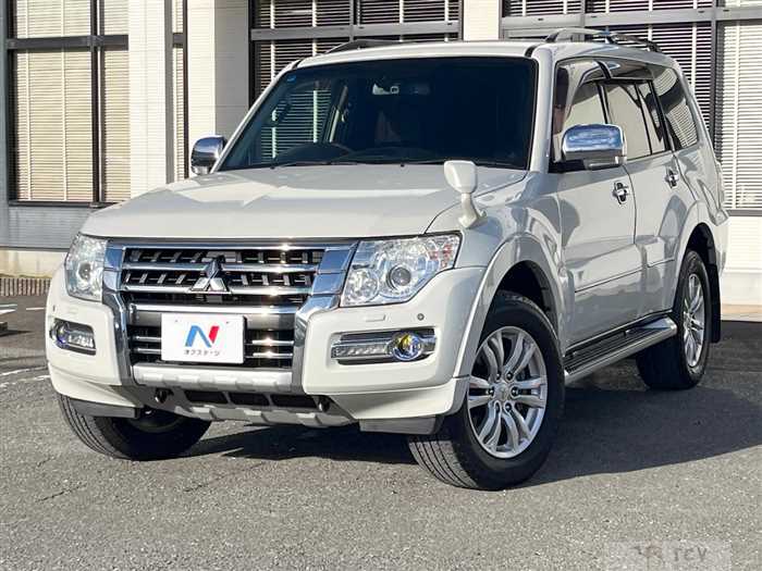 2015 Mitsubishi Pajero