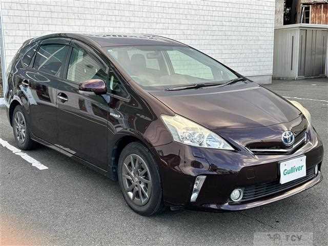 2013 Toyota PRIUS α