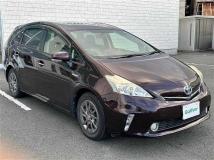 2013 Toyota PRIUS α