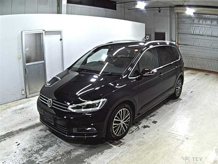 2017 Volkswagen Golf Touran