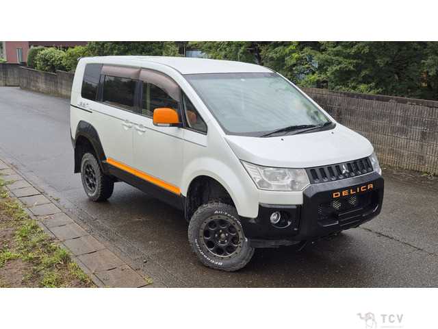 2017 Mitsubishi Delica D5