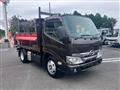 2022 Hino Dutro