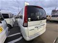2005 Nissan Serena