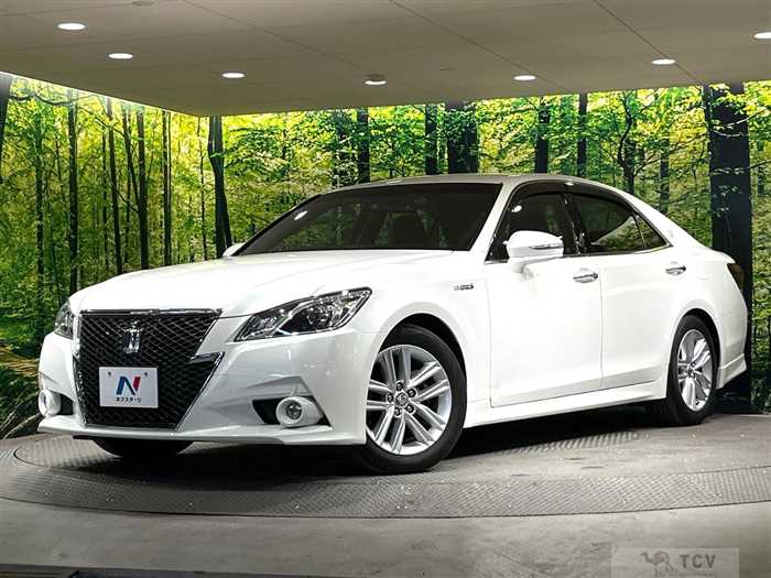 2013 Toyota Crown Hybrid