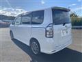 2010 Toyota Voxy