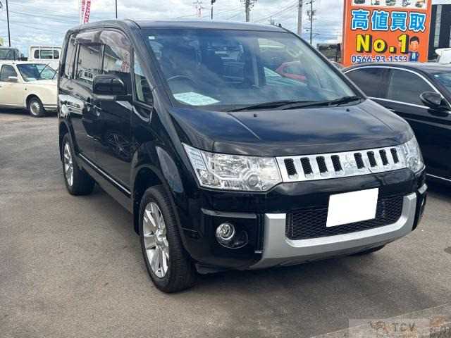 2013 Mitsubishi Delica D5