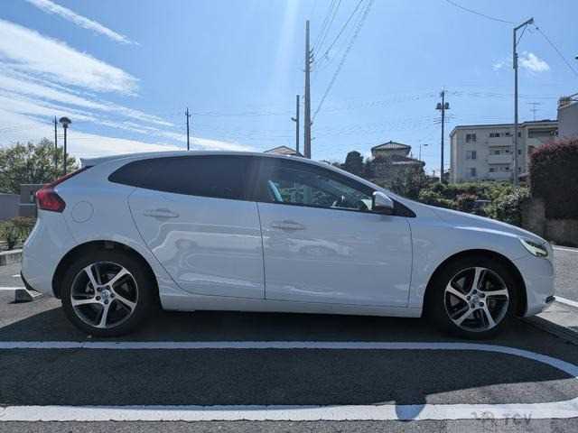 2018 Volvo V40