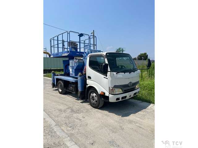 2013 Hino Dutro