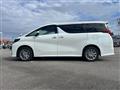 2022 Toyota Alphard Hybrid