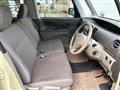 2011 Daihatsu Tanto