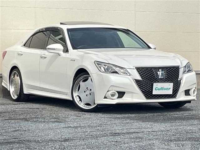 2013 Toyota Crown Hybrid