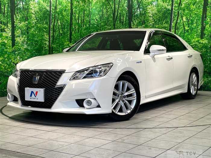 2013 Toyota Crown Hybrid