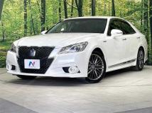 2013 Toyota Crown Hybrid