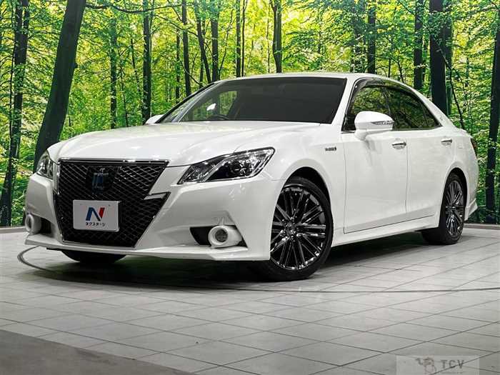 2015 Toyota Crown Hybrid