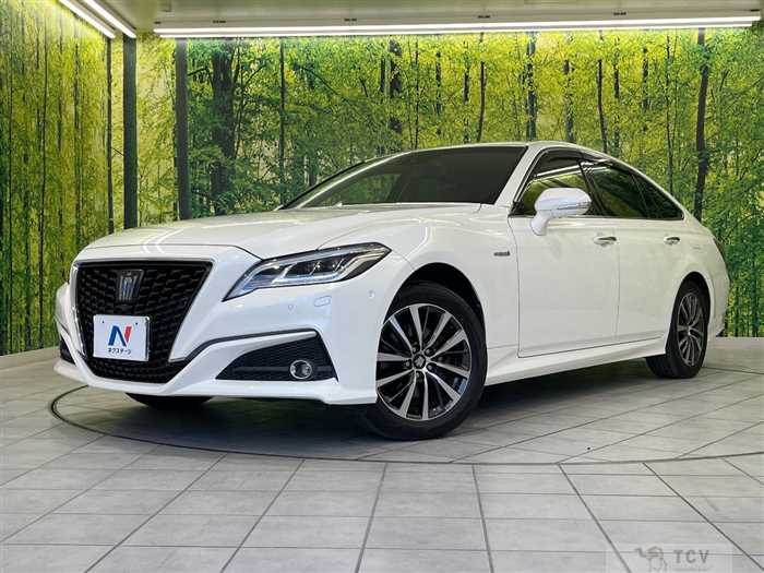2019 Toyota Crown Hybrid