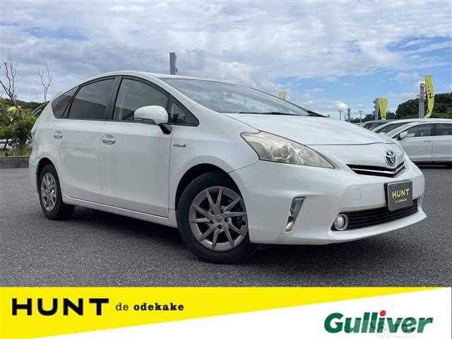 2013 Toyota PRIUS α