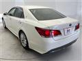 2013 Toyota Crown Hybrid