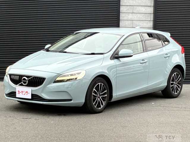 2019 Volvo V40
