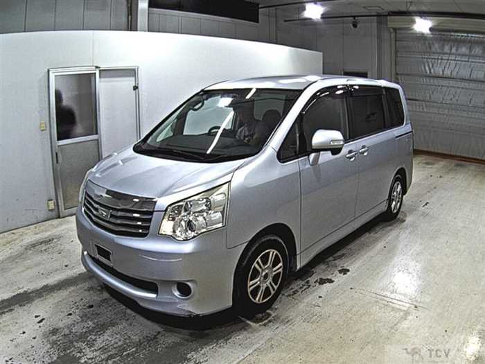 2013 Toyota Noah