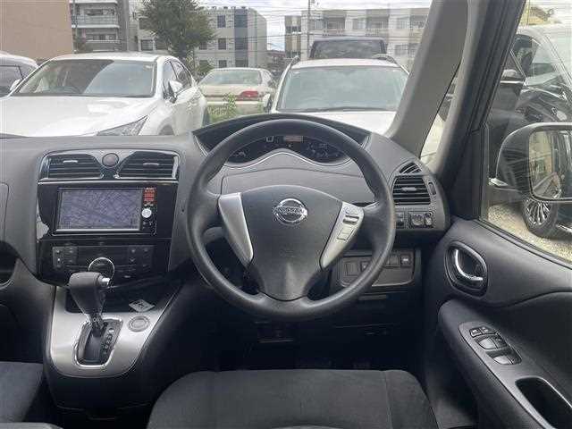 Nissan Serena 2014 photo 4