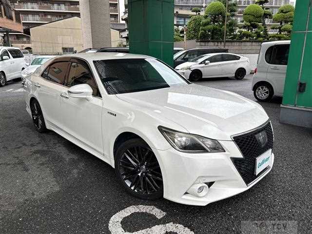 2015 Toyota Crown Hybrid
