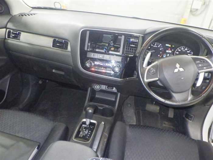 Mitsubishi Outlander 2013 photo 3