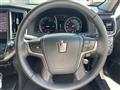 2013 Toyota Crown Hybrid