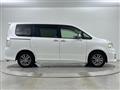 2013 Toyota Voxy