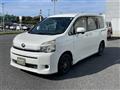 2011 Toyota Voxy