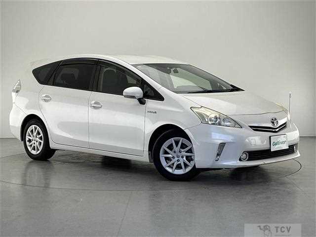 2013 Toyota PRIUS α
