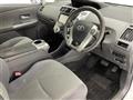 2013 Toyota PRIUS α