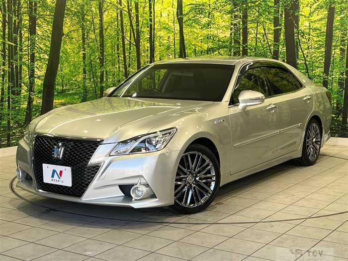 2013 Toyota Crown Hybrid