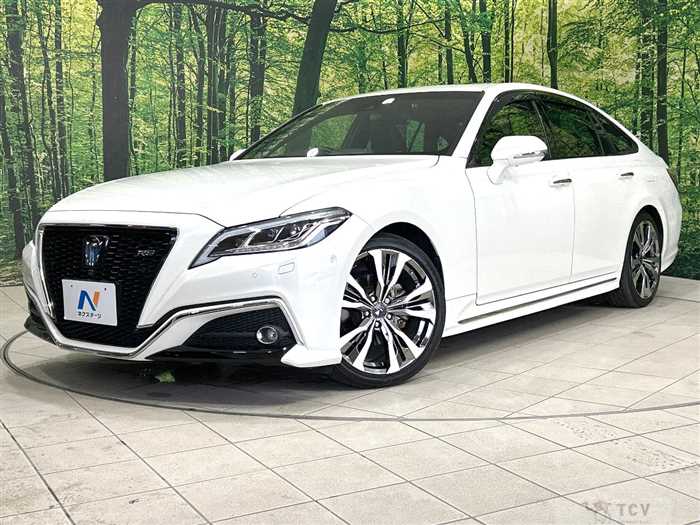 2019 Toyota Crown Hybrid
