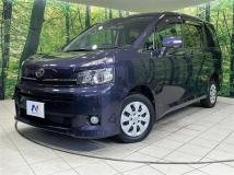 2013 Toyota Voxy