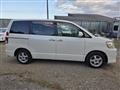 2005 Toyota Noah