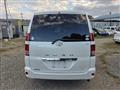 2005 Toyota Noah