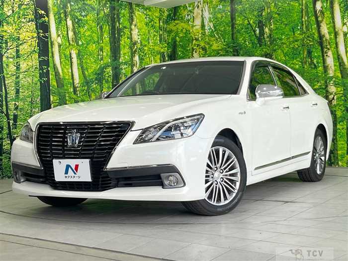 2015 Toyota Crown Hybrid