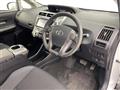 2015 Toyota PRIUS α