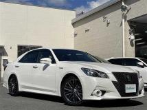 2014 Toyota Crown Hybrid