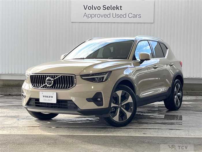2025 Volvo XC40