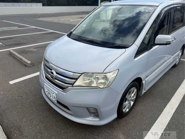 2012 Nissan Serena