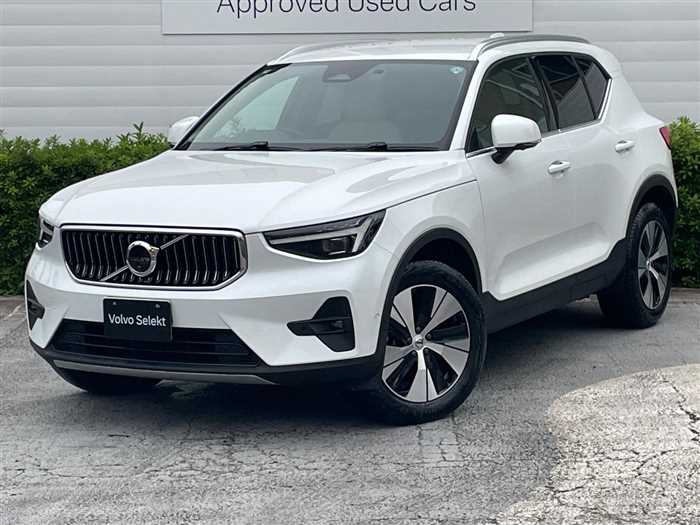 2025 Volvo XC40