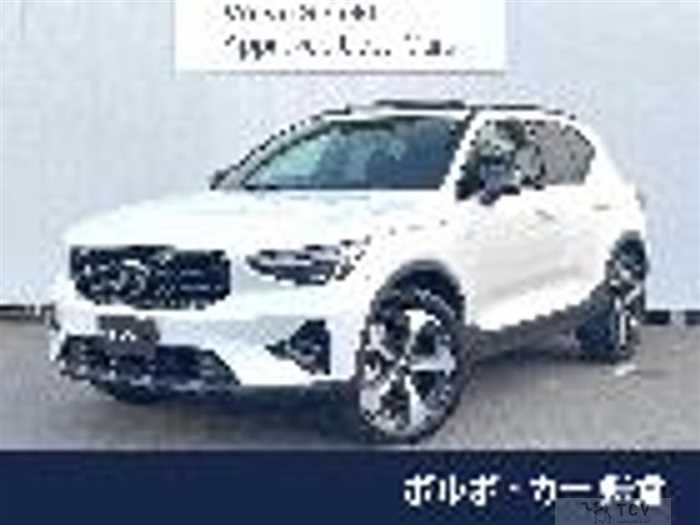 2025 Volvo XC40