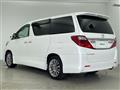 2013 Toyota Alphard
